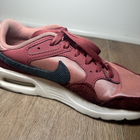 Shoes - Picture 9 of 13